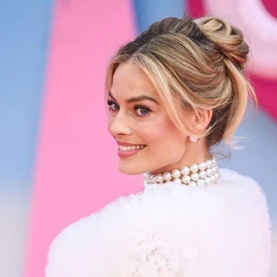 Barbiecore, Cabello Experience